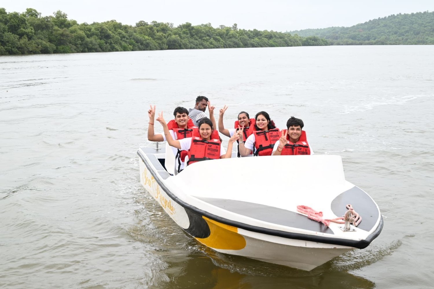 Adventure Boat Trips Cruise in Goa
