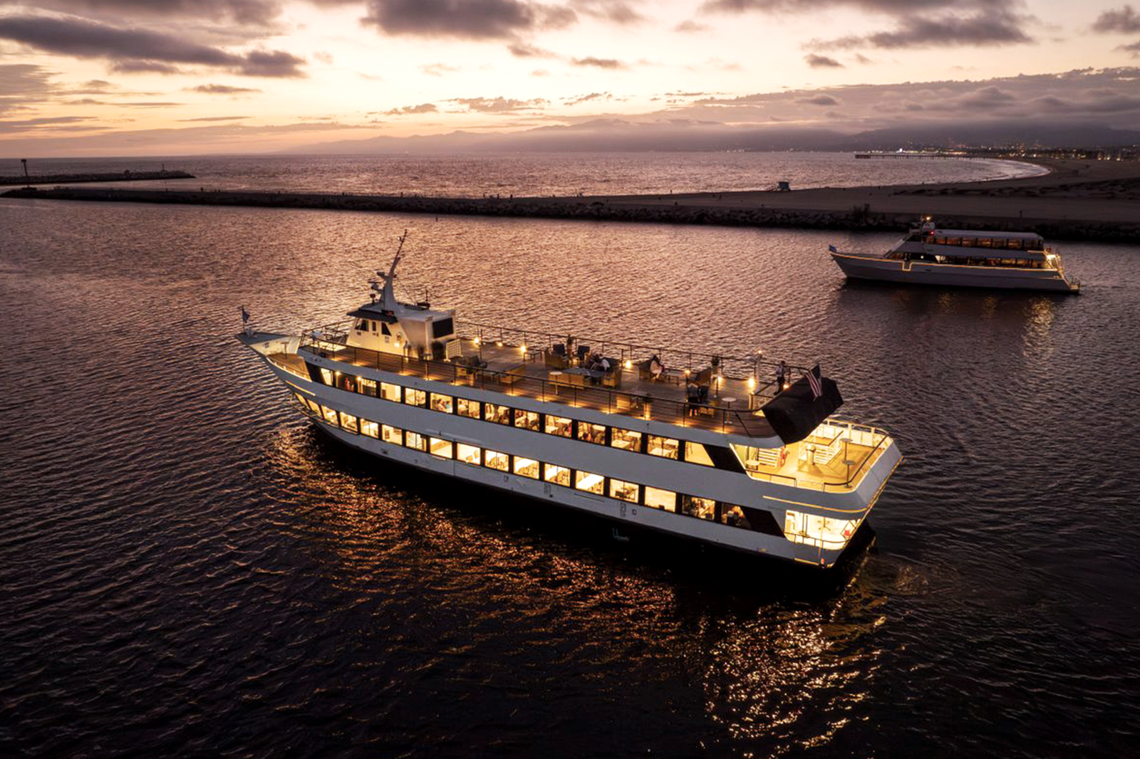 Premium Dinner Cruise