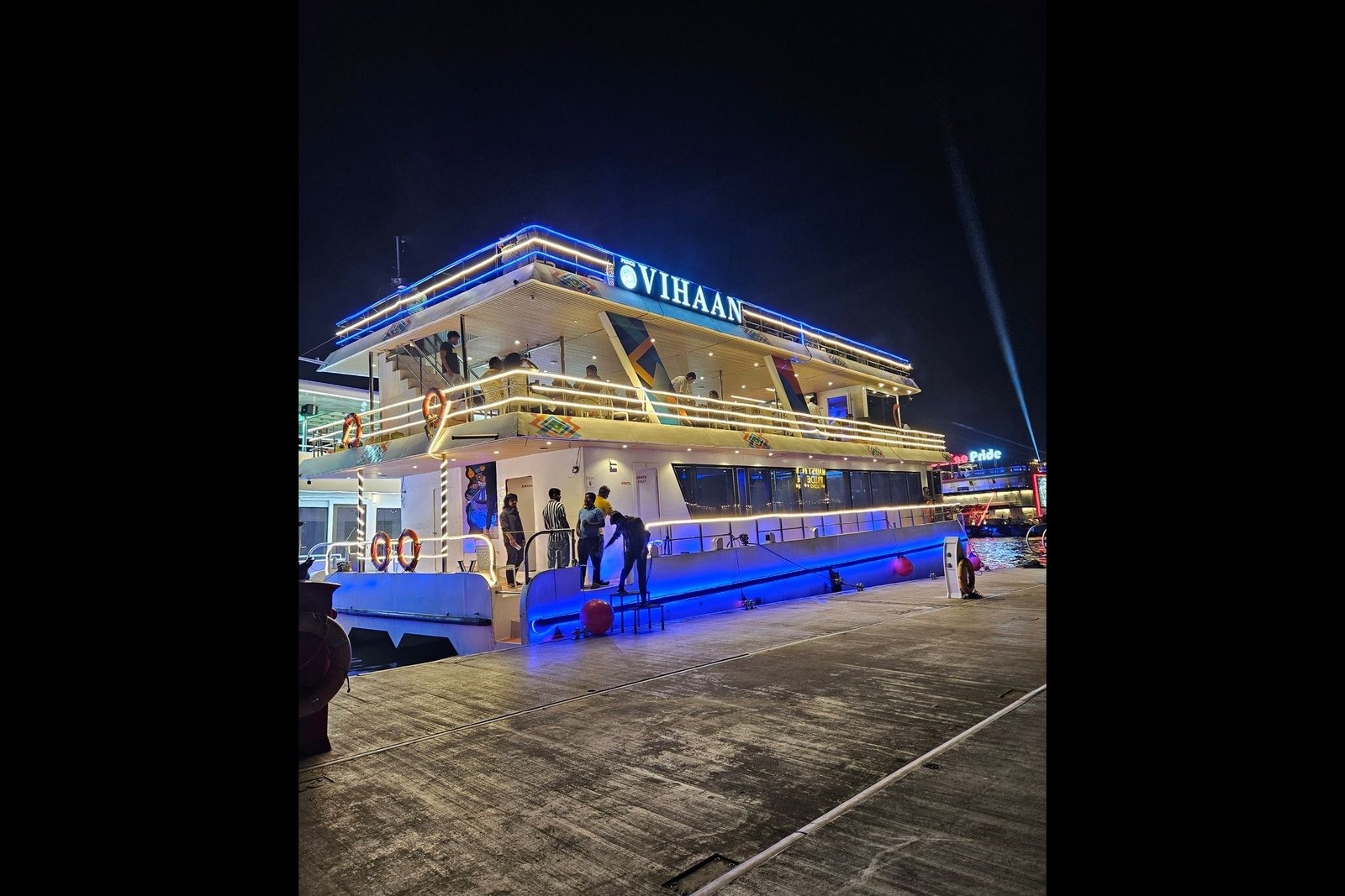 Luxury Triple Deck Cruise